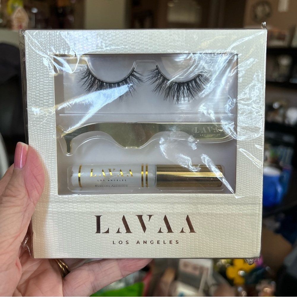Lavaa Beauty, Flirty Lash Set.  New Sealed!